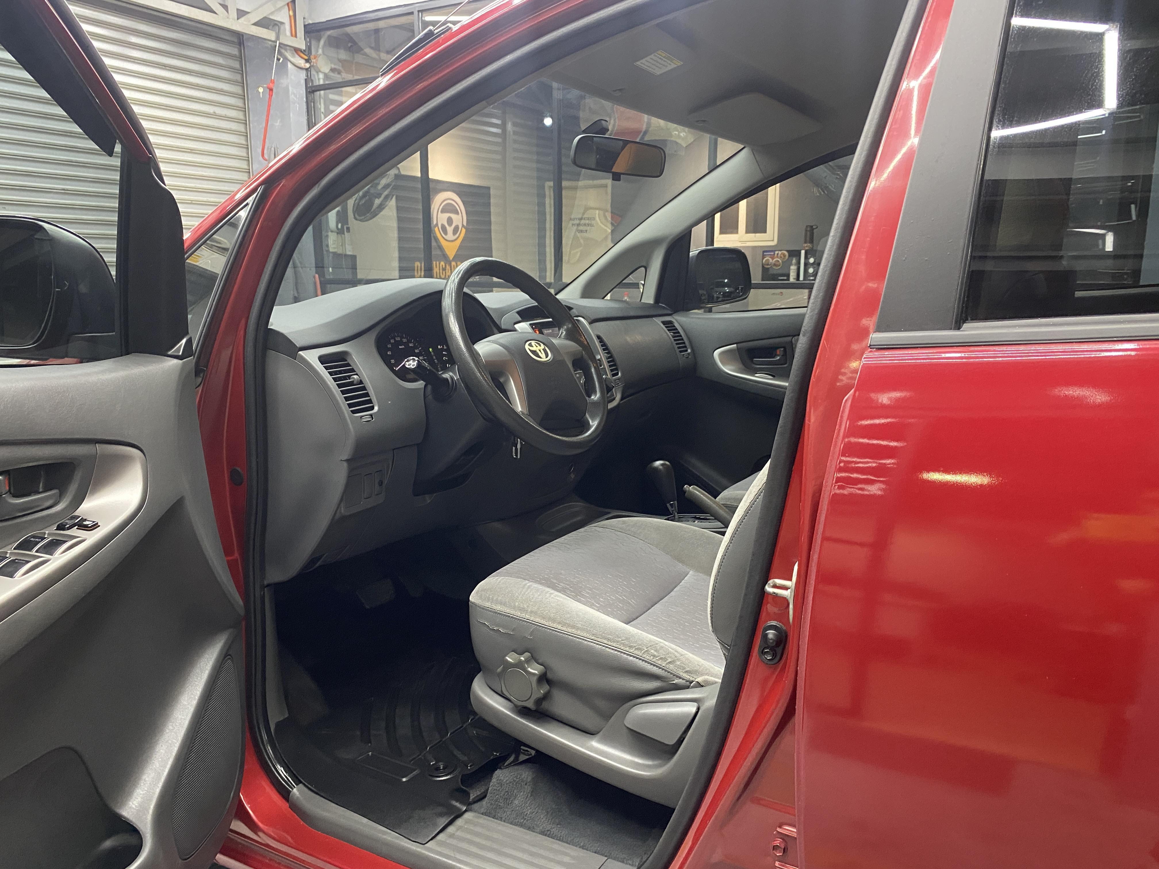 2012 Toyota Innova 2.5 E | Start N' Go
